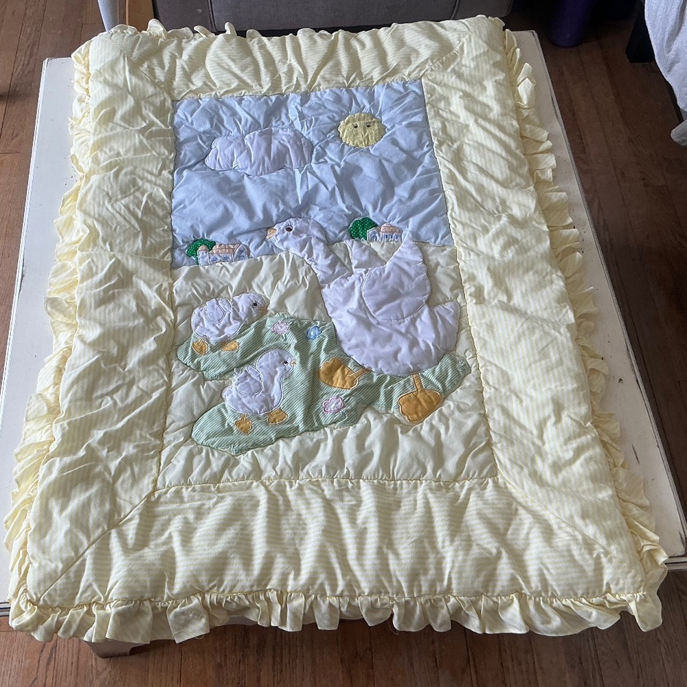 Vintage Downlon Ruffle Quilted Mother Goose Baby Blanket 30” x 44”